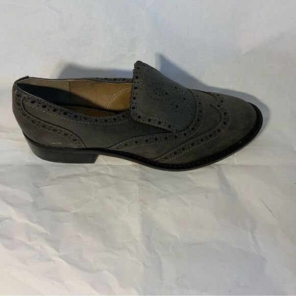 New Adrienne Vittadini, Brogue Styling, slate gray perforated leather, size 7 - Picture 1 of 10